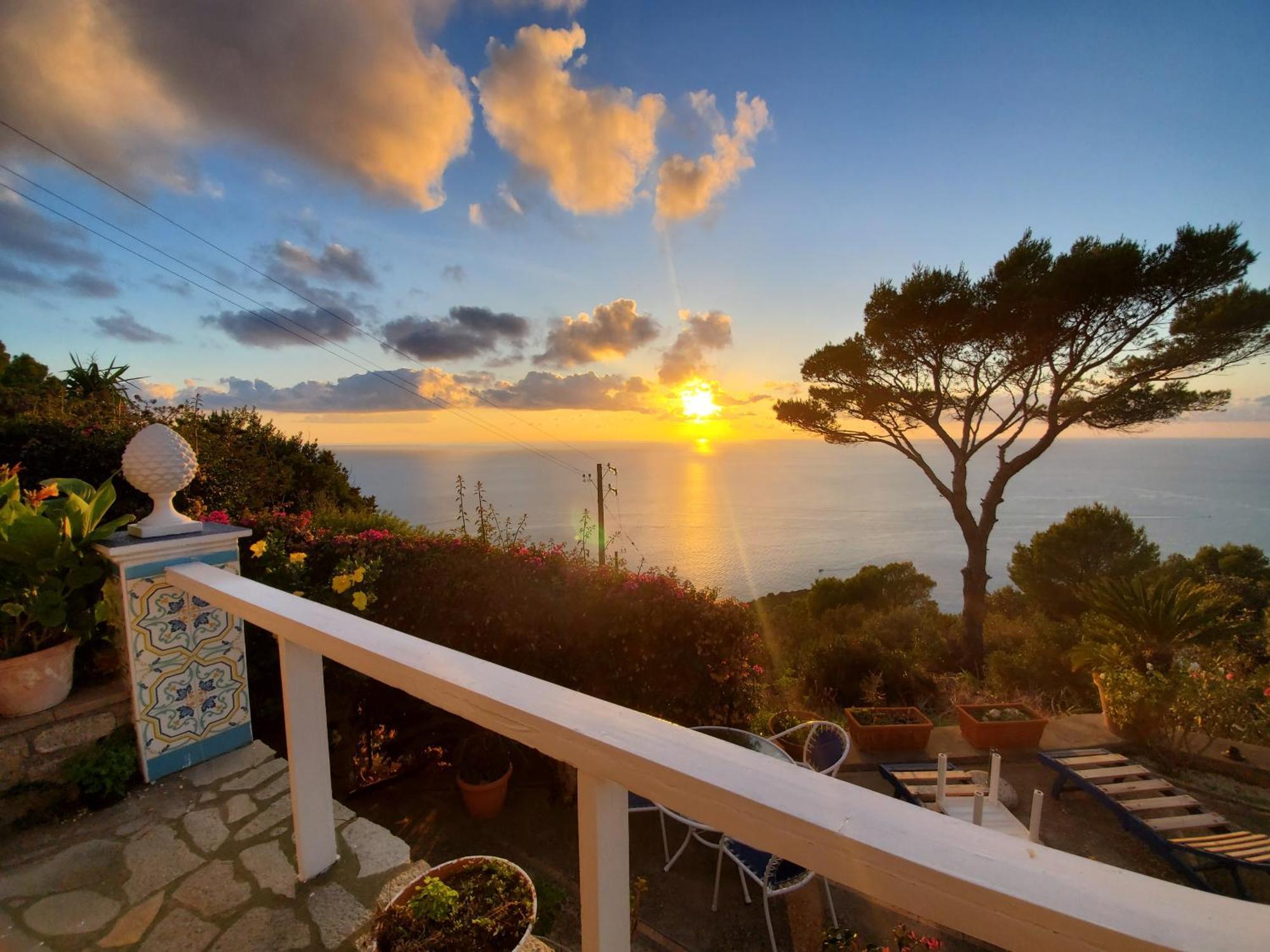 Bb La Guardiia Bed & Breakfast Anacapri  Exterior photo